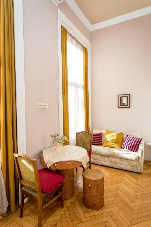 Hb Apartments Mari Brose Tbilisi Eksteriør bilde